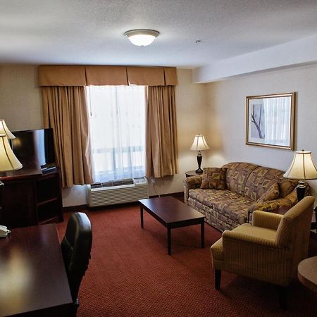 Peavine Inn & Suites High Prairie エクステリア 写真